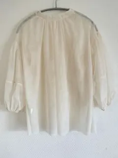 アイボリー バルーンスリーブシアーブラウス　レースシャツチュニック