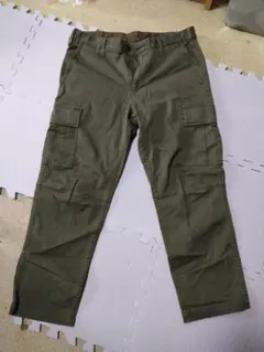 UNIQLO オリーブグリーン カーゴパンツ W79cmすそが短いタイプ