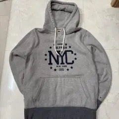 トミーヒルフィガー　パーカー【M】