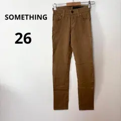 美品 SOMETHING サムシング 26 ストレッチ スキニーパンツ キャメル