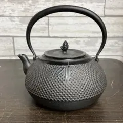 未使用品、供箱付 南部高陽堂 15型笹文様 鉄瓶 南部鉄瓶 南部鉄器