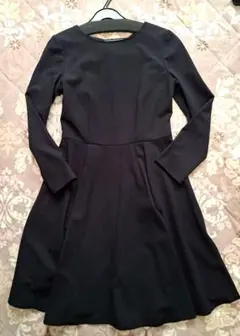 未使用　ナチュラルビューティーベーシック濃紺の長袖フレアワンピース M