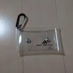 新品 adidas 小物入れ カラビナ付 マルチケース