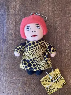 草間彌生 Yayoi Kusama ドール キーホルダー - メルカリ