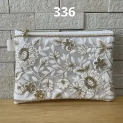 ハンドメイド☆両面刺繍リボン　タッセル付きポーチのサムネイル