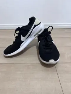 Nike エアクッション付き スニーカー ブラック/ホワイト