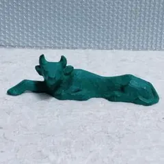 O3.牛　文鎮　ペーパーウェイト　鉄製