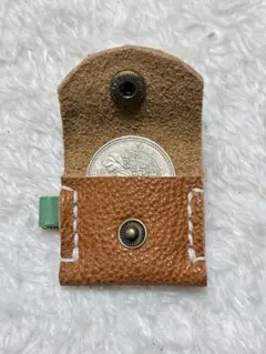 レザーコインケース　マルチケース　 ピルケース　キーホルダー　チャーム　本革