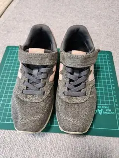 New Balance YV373 グレー/ピンク ２１cm