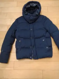 ネイビー ダウンジャケット