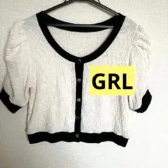 GRL♡パフスリーブ×ボタン　白の短めトップスのサムネイル