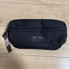 UNDER ARMOUR ブラックポーチ 1363303