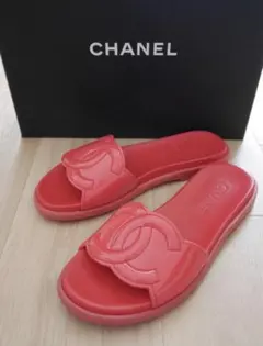 美品 CHANEL フラット エナメルサンダル 36のサムネイル