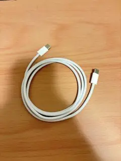 USB-C to USB-C ケーブル