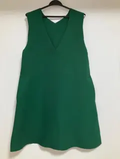 me ISSEY MIYAKE イッセイミヤケ Vネックノースリーブワンピース