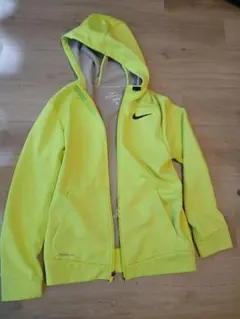 Nike 蛍光イエロー フード付きジャケット