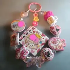 ピンクの女の子キャラクターキーホルダー 可愛い！ ストラップ