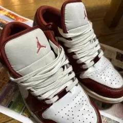 ジョーダン/Jordan 赤白 ローカット スニーカー