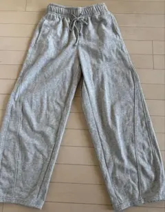 GU バレルレッグパンツ　Мサイズ　グレー　スウェットパンツ