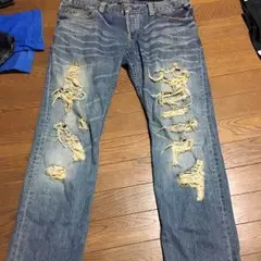 AZUL ダメージデニム
