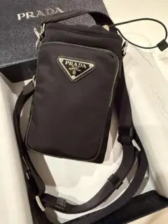 PRADA ブラック スマホショルダーバッグ