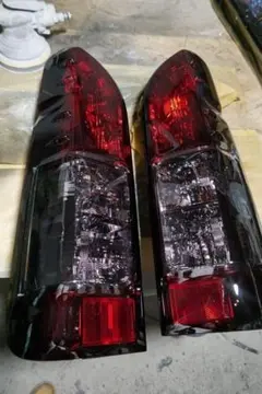ハイエース200系純正納車外テールウインカーオレンジグラデーション