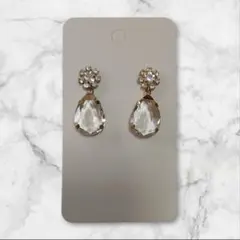 スタッドピアス(花＋雫型モチーフ)