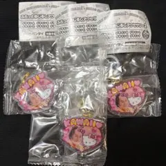 ハローキティ　マツケンサンバ　ふらっとめじるしアクセサリー　デザインA 3点