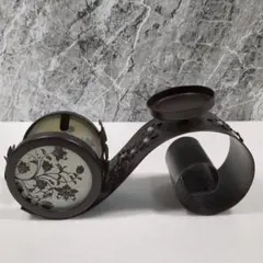 花模様の金属製キャンドルホルダー 燭台