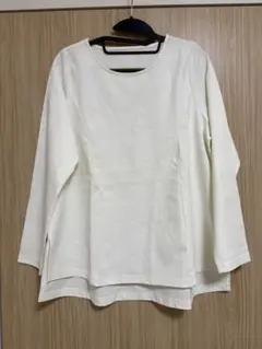 ウタオ 長袖トップス 白 Mサイズ