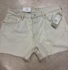 H&M 90s Boyfriend Shorts ホワイト 38のサムネイル
