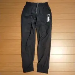 PUMAトレーニングパンツ　Mサイズ