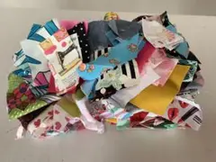 ①こまぎれハギレ　布くず　生地　ハギレ