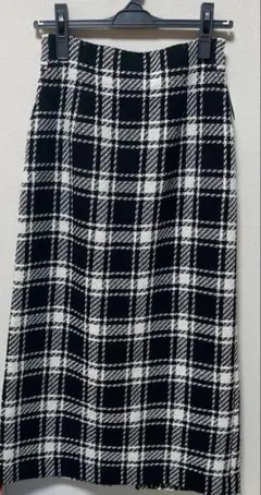 新品未使用　A.V.V. ロングタイトスカート　Sサイズ　タグ付き