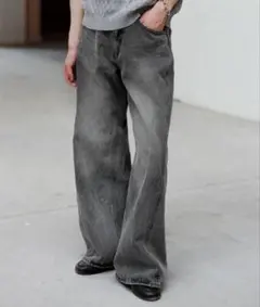 CURVED FLARE BAGGY DENIM