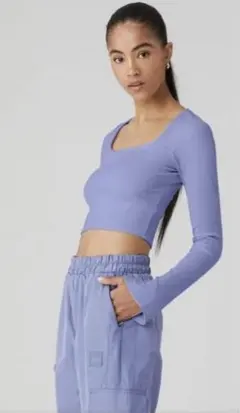 2026年最新】ALO Yoga Tシャツ・カットソーの人気アイテム - メルカリ