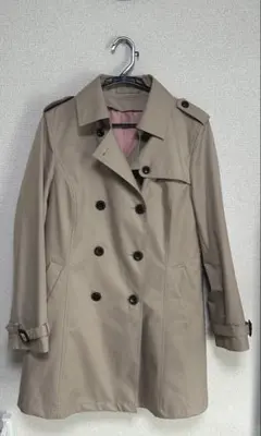 ベージュ トレンチコート