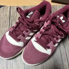 adidas スニーカー ボルドー スエード　24.5のサムネイル