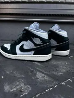 Nike Air Jordan 1 ブラック/ホワイト/ミント Nike Air Jordan 1 ブラック/ホワイト/ミント - メルカリ
