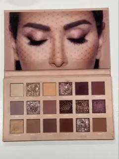 HUDA BEAUTY New Nude アイシャドウパレットのサムネイル