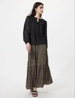 ユニクロ　ティアードマキシスカート　【ブラック】のサムネイル