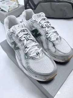 New Balance U740スニーカー ホワイト グリーンのサムネイル