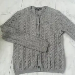 ユニクロ　グレー ケーブル編み ニットカーディガン