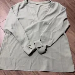 Té chichi 長袖 ブラウス ライトグリーン
