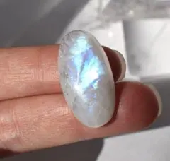 ムーンストーン ― 永遠のリズムに寄り添う光