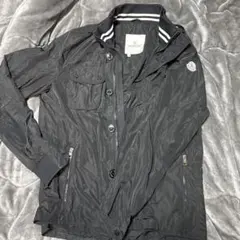 ブラック ナイロンジャケット