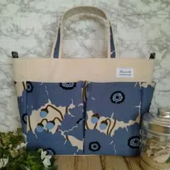 ブルーのお花柄と11号倉敷帆布　ポケットいっぱいバック　A4大きめ 底板付き