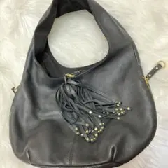 ブラックフェイクレザーショルダーバッグ フリンジ付き