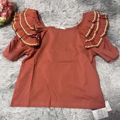 【新品】LILY BROWN リリーブラウン 蓄光プリントボリュームトップスのサムネイル
