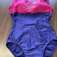 ピンクと紫のタンクトップ水着